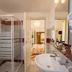 Palazzo Ashian 3* 프레제스