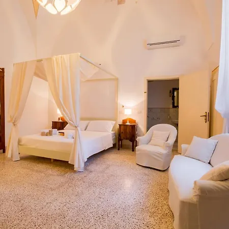 Palazzo Ashian Acquarica del Capo